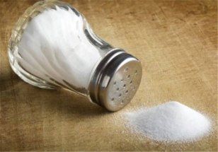تاثیر نمک بر روی فرش